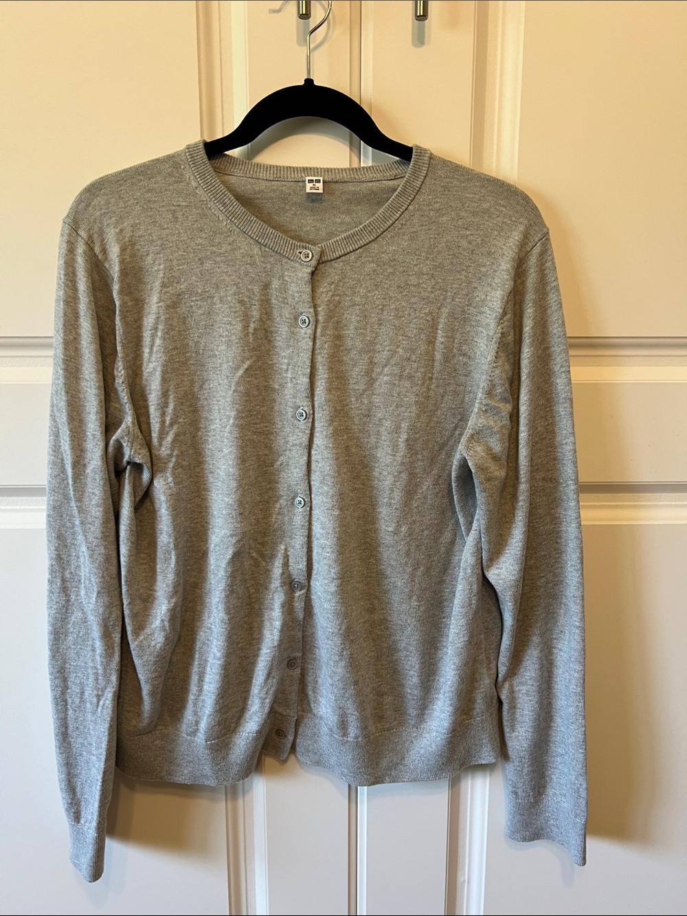 Uniqlo UV Protection Crew Neck Cardigan, Gray L